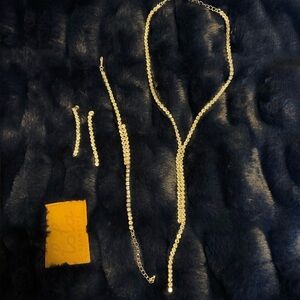 New Elegant Silver Rhinestone Necklace, Bracelet and Earring Set